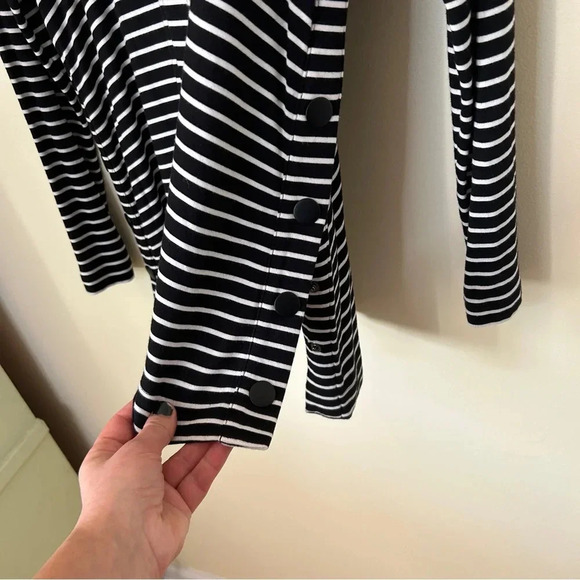 Cabi Long Sleeve Crew Neck Black and White Side Snap Tee Size M - Picture 5 of 7